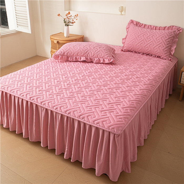 91家纺网 家纺一手货源 找家纺 屹成家纺 2025新款水洗泡泡棉床裙 藕豆沙