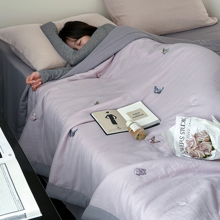 91家纺网 家纺一手货源 找家纺 （总）一加一 2025新款A类全棉双层皱皱纱蚕蛹蛋白夏被四件套（蝶梦系列）