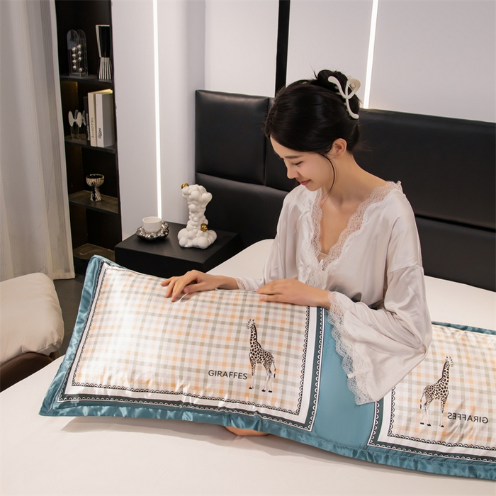 91家纺网 家纺一手货源 找家纺 梦舒羽 2025新款可水洗冰丝双人枕套凉爽情侣枕头套枕芯套 长颈鹿