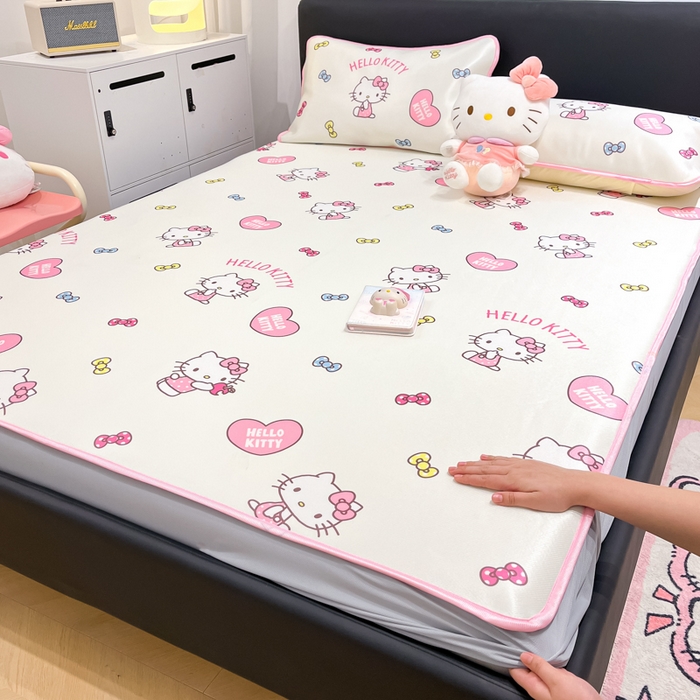 91家纺网 家纺一手货源 找家纺 暮思家居 2025新款三丽鸥正版授权数码印花A类可机洗1200D冰丝凉席三件套床笠款系列 床笠款-公主KT