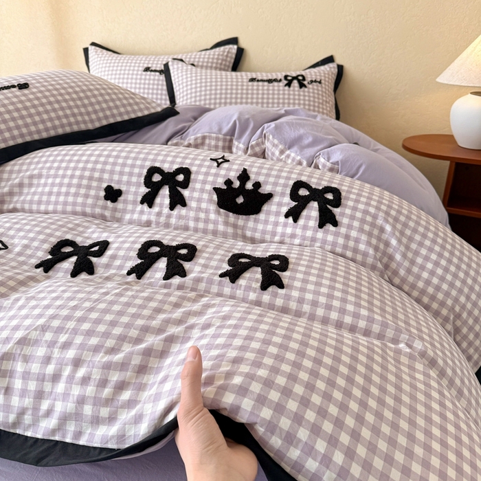 91家纺网 家纺一手货源 找家纺 米可2025新款水洗棉绣花花边款四件套 蝴蝶结-紫