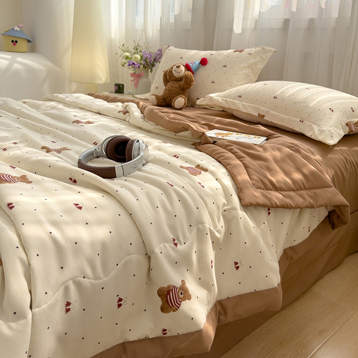 91家纺网 家纺一手货源 找家纺 芯恋家居 2025新款针织棉双层纱夏被夏被四件套 baby熊