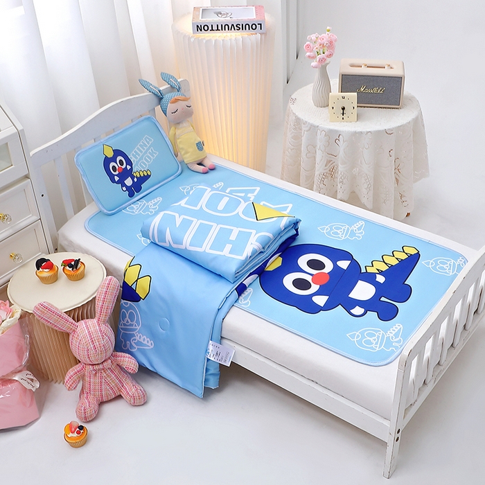 91家纺网 家纺一手货源 找家纺 八零年代 2025新品云柔牛奶丝儿童凉席套件恐龙王子