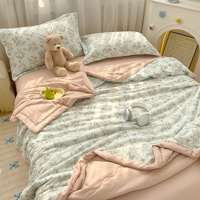 91家纺网 家纺一手货源 找家纺 芯恋家居 2025新款针织棉双层纱夏被夏被四件套 春日宴