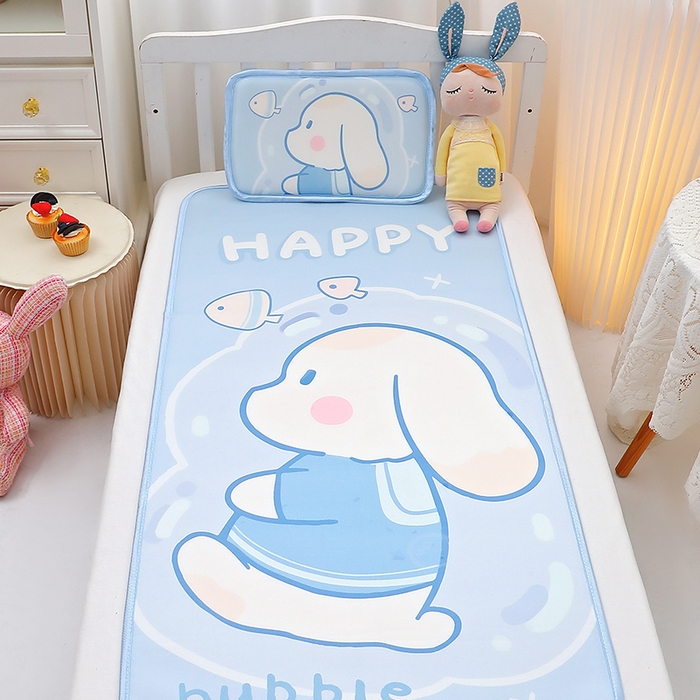 91家纺网 家纺一手货源 找家纺 八零年代 2025新品云柔牛奶丝儿童凉席套件蓝色小狗