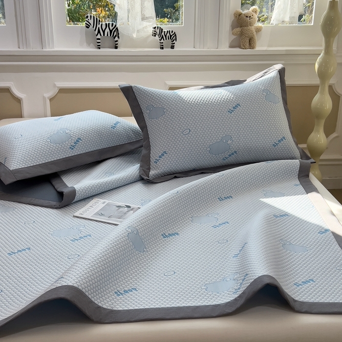 91家纺网 家纺一手货源 找家纺 卡初家居（原微来） 2025新款舒睡冰豆豆抱抱龙系列席子凉席 sheep sheep-蓝（床席款）