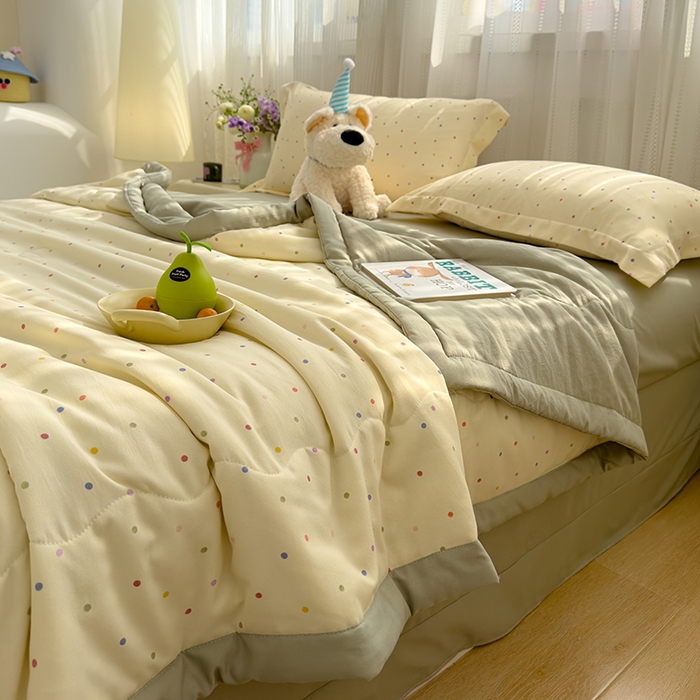 91家纺网 家纺一手货源 找家纺 芯恋家居 2025新款针织棉双层纱夏被夏被四件套 彩色波点