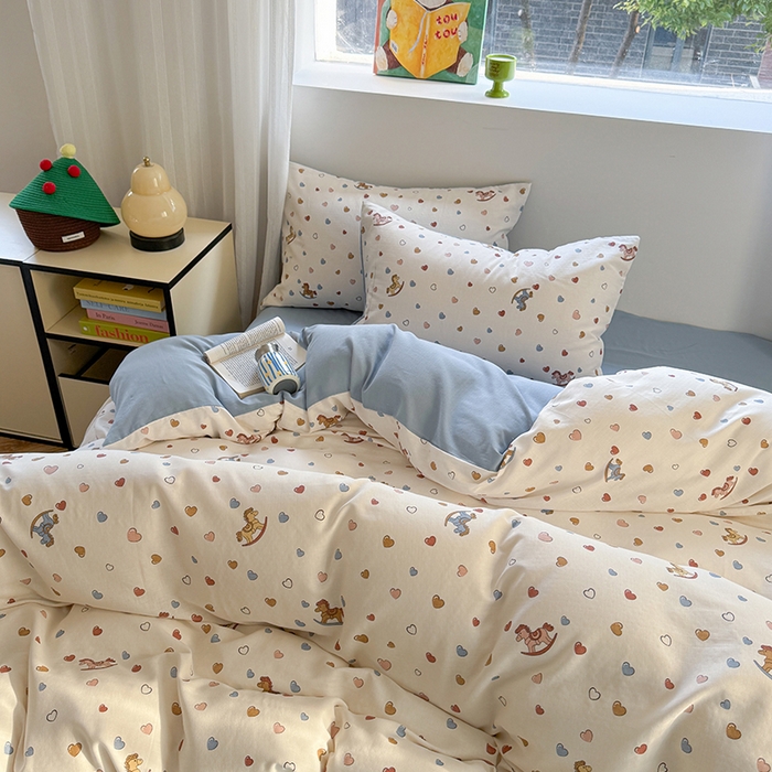 91家纺网 家纺一手货源 找家纺 2025新款全棉有氧双层纱四件套-卡通系列 梦幻木马