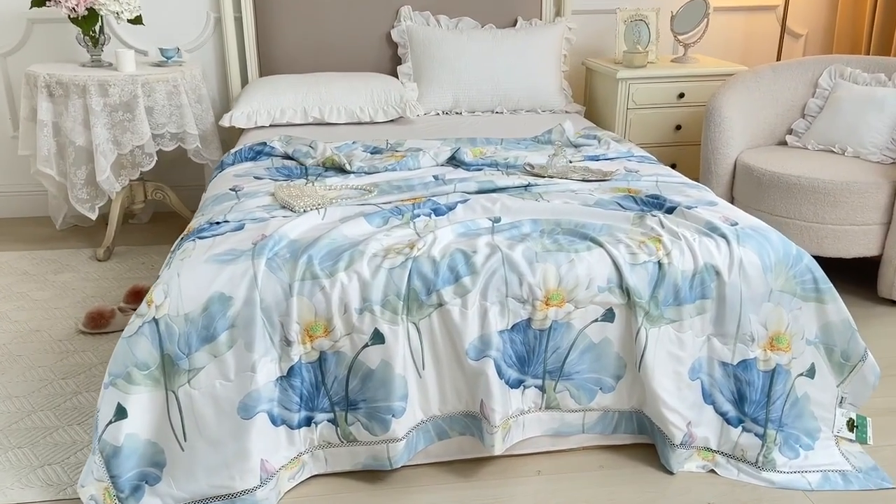 91家纺网 家纺一手货源 找家纺 棉生活家纺 2025新款春夏莫代尔天丝夏被 惊鸿仙子