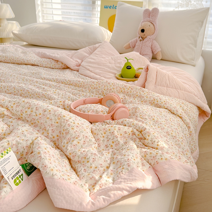 91家纺网 家纺一手货源 找家纺 2025新款A类印花泡泡纱大豆夏凉被被子被芯 花韵