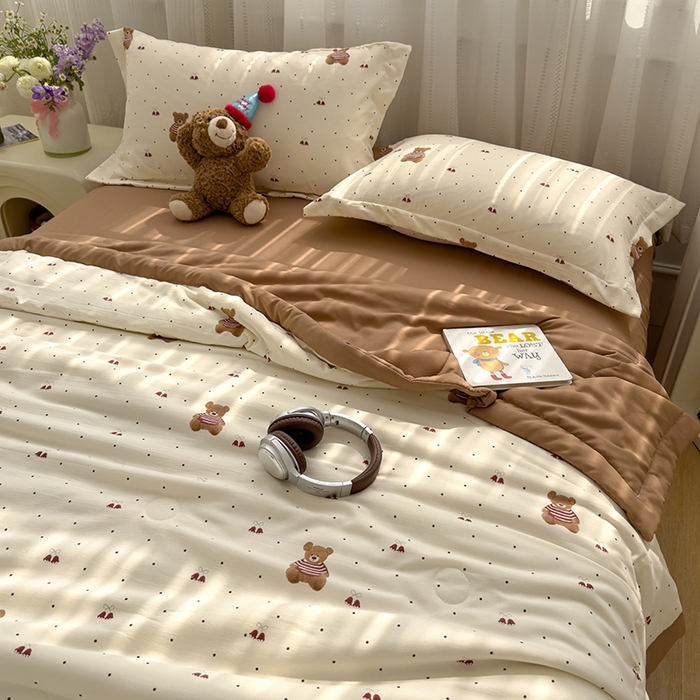 91家纺网 家纺一手货源 找家纺 芯恋家居 2025新款针织棉双层纱夏被夏被四件套 baby熊