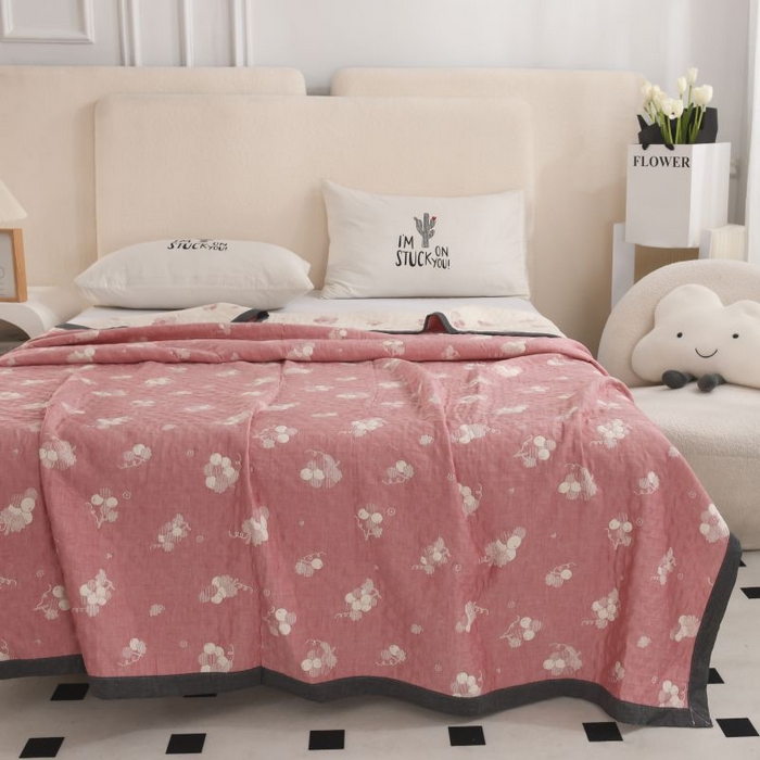 91家纺网 家纺一手货源 找家纺 九沐良品 2025新款A类全棉三层纱多功能毛巾被盖毯床单夏被 葡萄粉