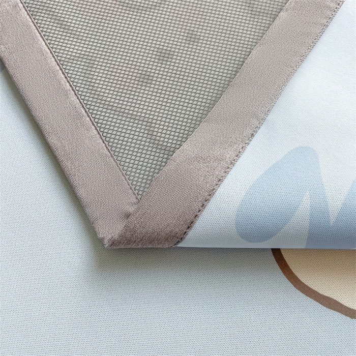 91家纺网 家纺一手货源 找家纺 2025新款A类碳光冰丝印花凉席学生床席空调被夏被四件套配送买家秀 草莓小熊