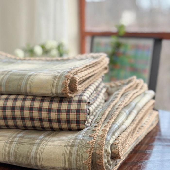 91家纺网 家纺一手货源 找家纺 金丝鸟家纺 2025新款全棉双层纱贝壳边四件套格子系列 轨迹绿格