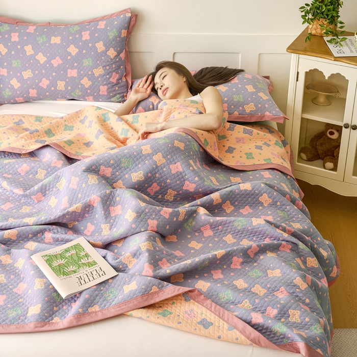 91家纺网 家纺一手货源 找家纺 棠薇家纺 2025新款全棉彩纱双层纱夏被三层纱多功能毛巾被纱布毯细纱床盖 糖豆熊