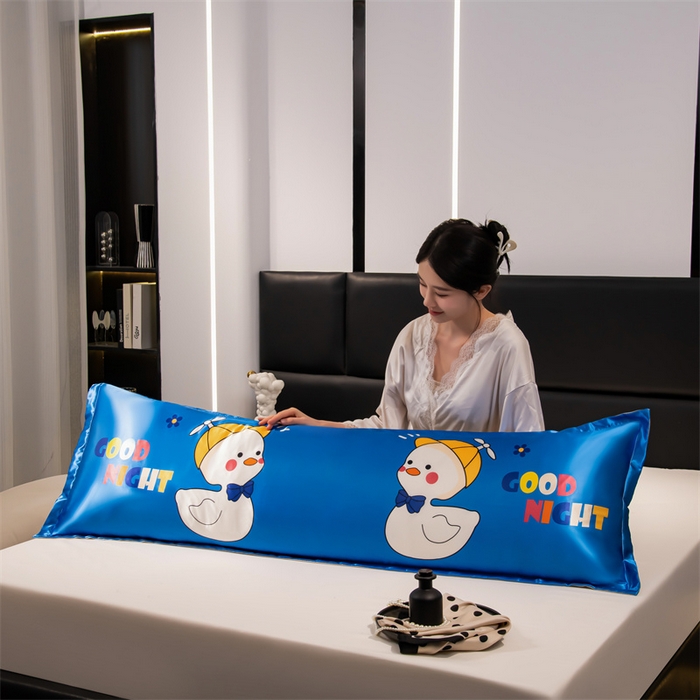 91家纺网 家纺一手货源 找家纺 梦舒羽 2025新款可水洗冰丝双人枕套凉爽情侣枕头套枕芯套 萌小鸭