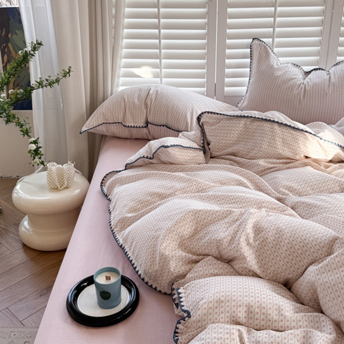 91家纺网 家纺一手货源 找家纺 金丝鸟家纺 2025新款全棉双层纱贝壳边四件套花卉系列 小花