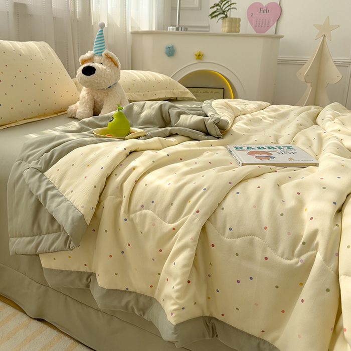 91家纺网 家纺一手货源 找家纺 芯恋家居 2025新款针织棉双层纱夏被夏被四件套 彩色波点