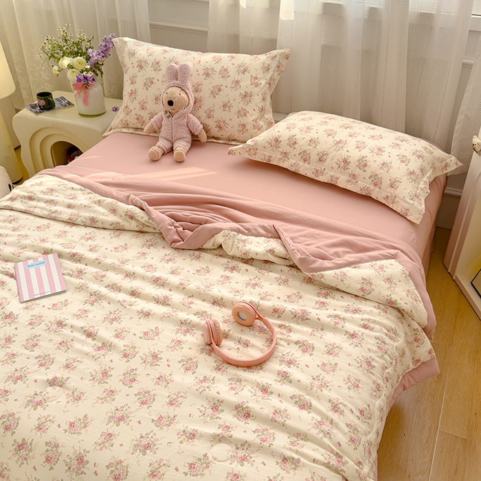 91家纺网 家纺一手货源 找家纺 芯恋家居 2025新款针织棉双层纱夏被夏被四件套 风吟诗