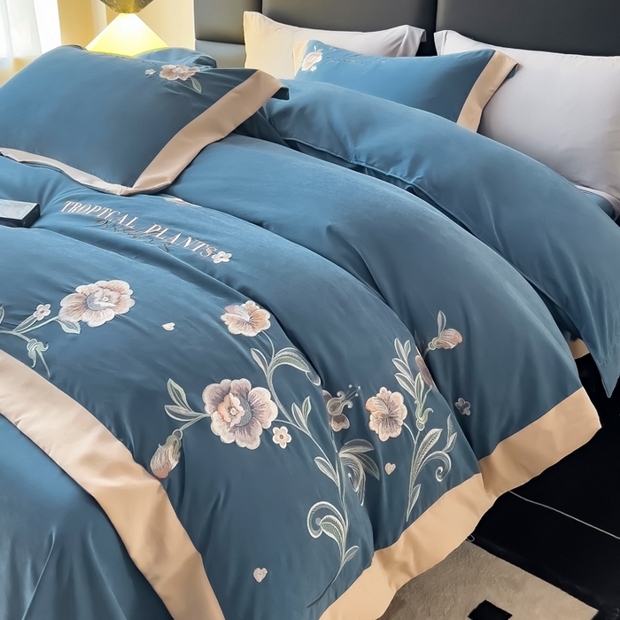 91家纺网 家纺一手货源 找家纺 曲之慕 2025新品四季款高端刺绣四件套简约可水洗轻奢纯色刺绣四件套 馨花漫舞景泰兰