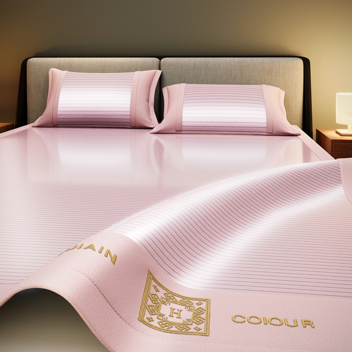 91家纺网 家纺一手货源 找家纺 卡初家居（原微来） 2025新款凉感冰丝藤席凉席席子-英文条纹席 英文条纹席-千禧粉