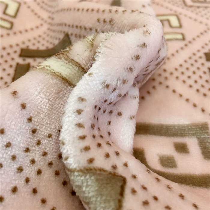 91家纺网 家纺一手货源 找家纺 卡奥2025AB版云貂绒毛毯直播爆款法莱绒休闲盖毯沙发毯午睡毯空调毯子 粉格瑞