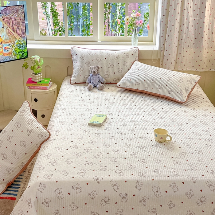 91家纺网 家纺一手货源 找家纺 857家居 2025新款针织双层纱床盖三件套 顽皮小熊