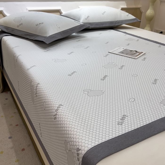 91家纺网 家纺一手货源 找家纺 卡初家居（原微来） 2025新款舒睡冰豆豆抱抱龙系列席子凉席 sheep sheep-灰（床席款）