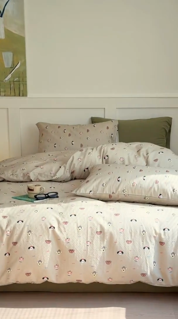 91家纺网 家纺一手货源 找家纺 2025新品全棉A类双层纱卡通风系列四件套 嬉皮狗