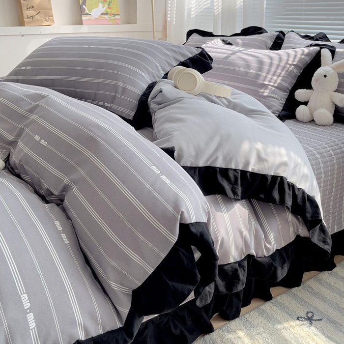 91家纺网 家纺一手货源 找家纺 富米莱（原臻工厂）2025新款A类针织双层纱赫本风床盖四件套 灰色条纹