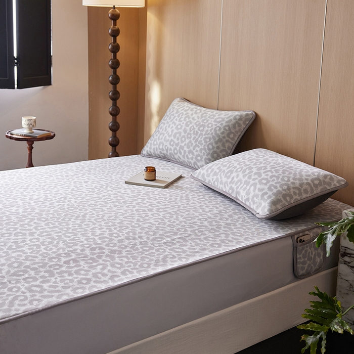 91家纺网 家纺一手货源 找家纺 千朵森 2025新款冰岛冰感丝床笠款凉席三件套-风格二 冰岛-山茶灰