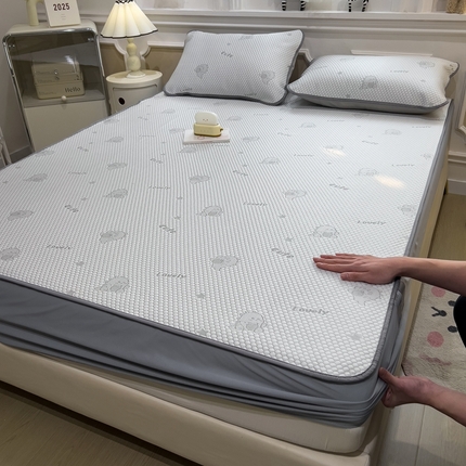 91家纺网 家纺一手货源 找家纺 （总）卡初家居（原微来） 2025新款舒睡冰豆豆抱抱龙系列席子凉席