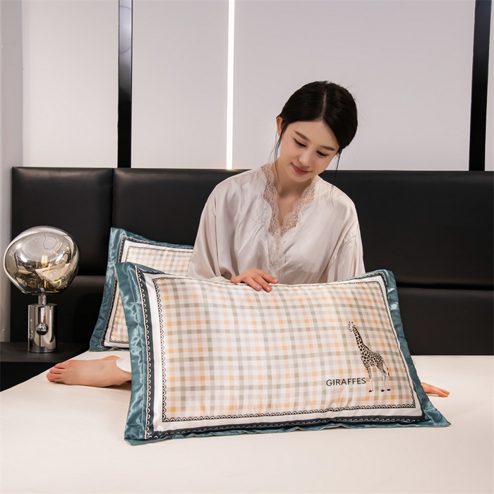 91家纺网 家纺一手货源 找家纺 梦舒羽 2025新款可水洗冰丝卡通枕套宿舍48x74cm单人凉爽枕头套 长颈鹿