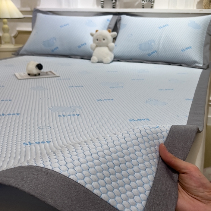 91家纺网 家纺一手货源 找家纺 卡初家居（原微来） 2025新款舒睡冰豆豆抱抱龙系列席子凉席 sheep sheep-蓝（床席款）