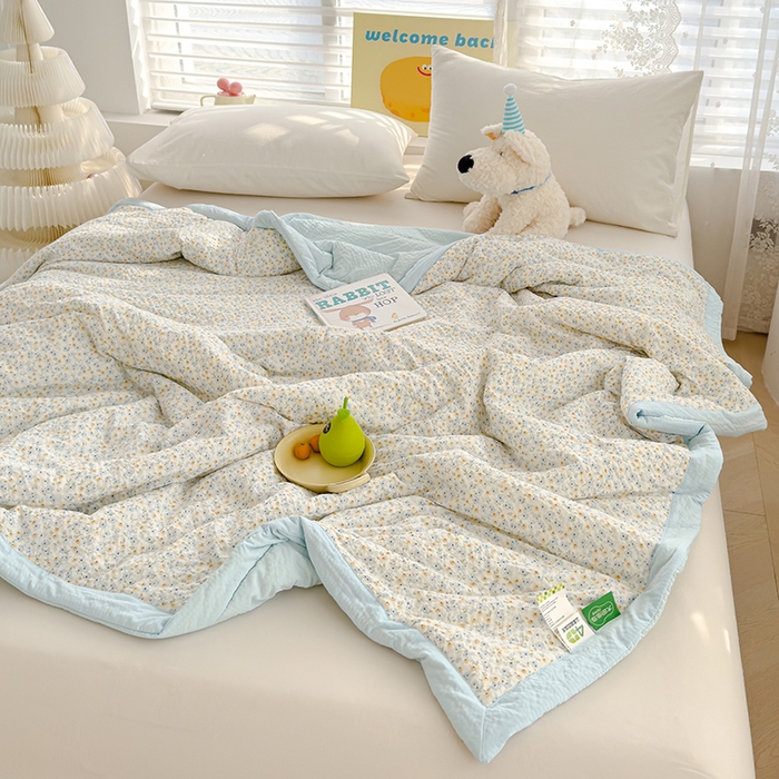 91家纺网 家纺一手货源 找家纺 2025新款A类印花泡泡纱大豆夏凉被被子被芯 花间光影