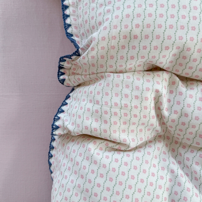 91家纺网 家纺一手货源 找家纺 金丝鸟家纺 2025新款全棉双层纱贝壳边四件套花卉系列 小花