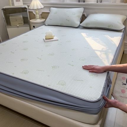 91家纺网 家纺一手货源 找家纺 （总）卡初家居（原微来） 2025新款舒睡冰豆豆抱抱龙系列席子凉席