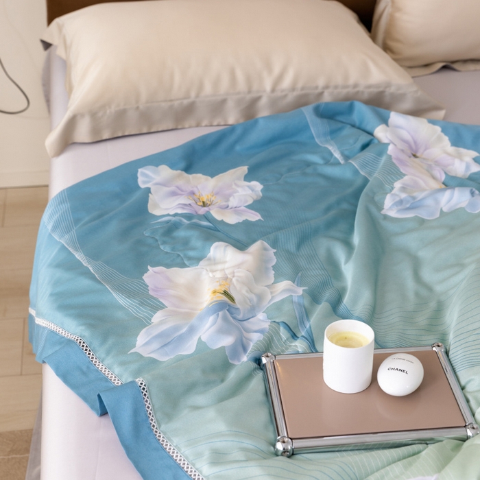 91家纺网 家纺一手货源 找家纺 棉生活家纺 2025新款春夏莫代尔天丝夏被 浮蕊绿