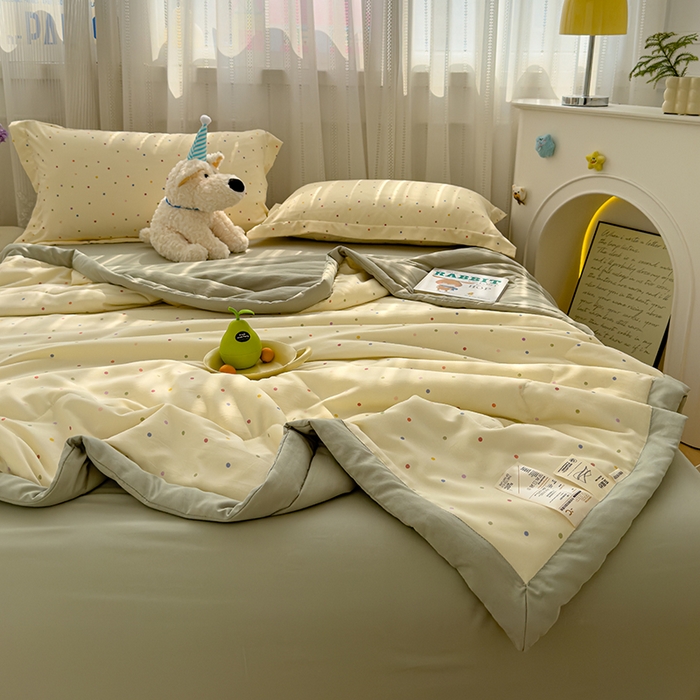 91家纺网 家纺一手货源 找家纺 芯恋家居 2025新款针织棉双层纱夏被夏被四件套 彩色波点