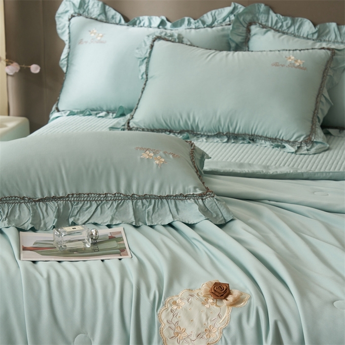 91家纺网 家纺一手货源 找家纺 恒爱家纺  2025新款莫代尔柔情似水多功能夏被床盖四件套			 			 浅灰蓝