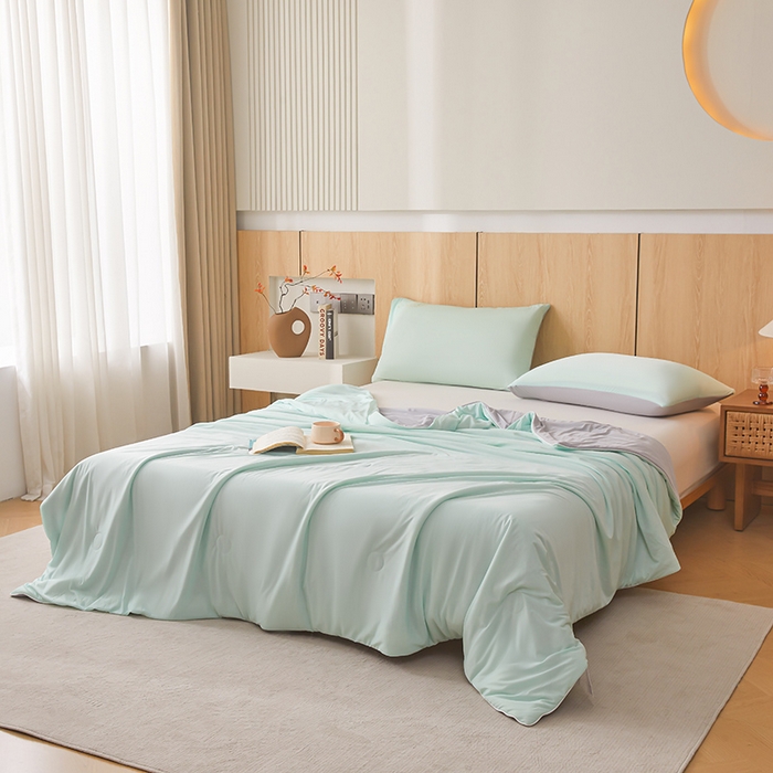 91家纺网 家纺一手货源 找家纺 居易简 2025新款夏被空调被A类云母氨纶凉感丝夏凉被（可供外贸跨境）  云母绿+山灰