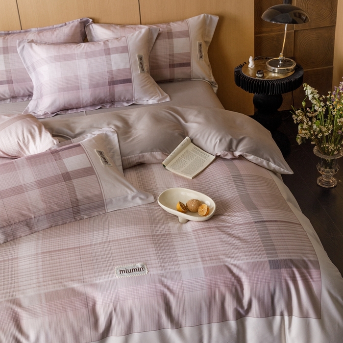 91家纺网 家纺一手货源 找家纺 金奇达2025新款【洛米奥】-轻氧水光天丝棉四件套（标准号全网控价（折后券后）不低于288元） 洛米奥-豆沙