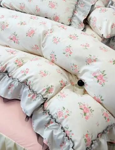 91家纺网 家纺一手货源 找家纺 眠帛家居 2025新款A类皱皱纱蕾丝花边四件套 香溢