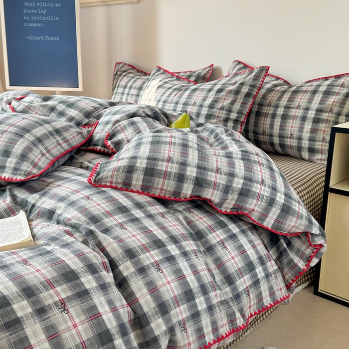 91家纺网 家纺一手货源 找家纺 金丝鸟家纺 2025新款全棉双层纱贝壳边四件套格子系列 黑格尔