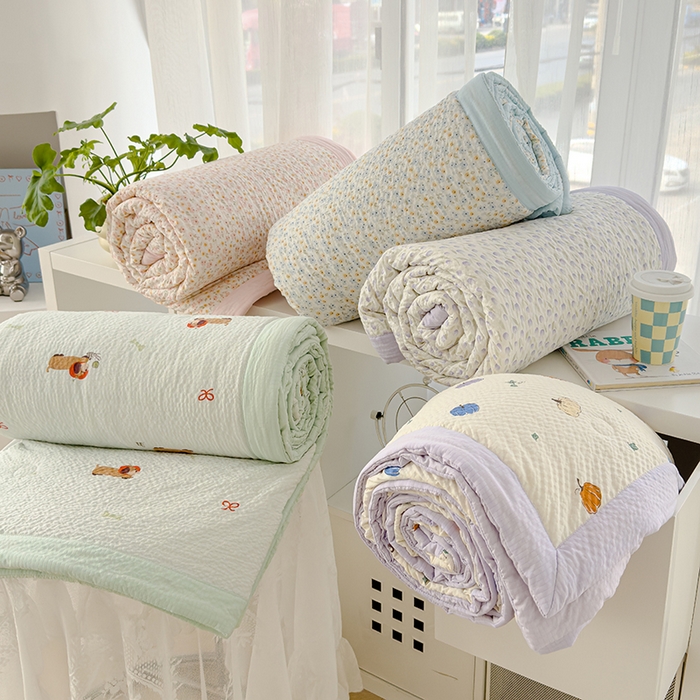 91家纺网 家纺一手货源 找家纺 2025新款A类印花泡泡纱大豆夏凉被被子被芯 叠拍图