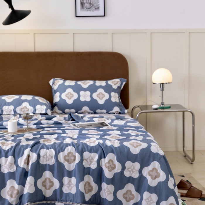 91家纺网 家纺一手货源 找家纺 棉生活家纺 2025新款春夏莫代尔天丝夏被 莫尔蓝