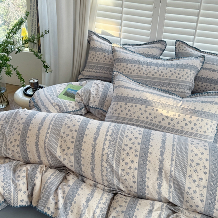 91家纺网 家纺一手货源 找家纺 金丝鸟家纺 2025新款全棉双层纱贝壳边四件套花卉系列 蓝色花纹