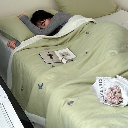 91家纺网 家纺一手货源 找家纺 （总）一加一 2025新款A类全棉双层皱皱纱蚕蛹蛋白夏被四件套（蝶梦系列）