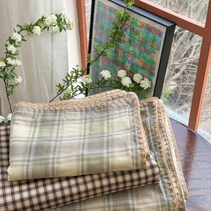 91家纺网 家纺一手货源 找家纺 金丝鸟家纺 2025新款全棉双层纱贝壳边四件套格子系列 轨迹绿格