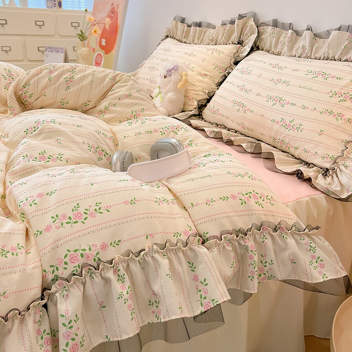 91家纺网 家纺一手货源 找家纺 眠帛家居 2025新款A类皱皱纱蕾丝花边四件套 锦簇